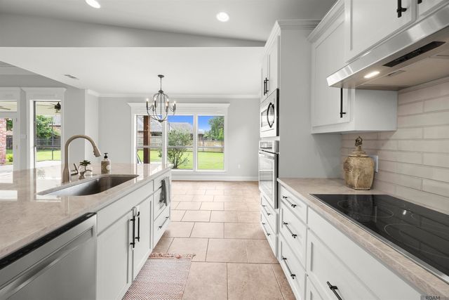 41133 Clearwater Ave, Gonzales, LA 70737