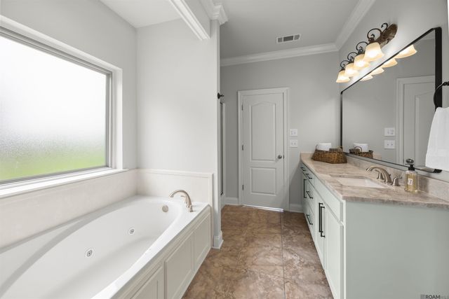 41133 Clearwater Ave, Gonzales, LA 70737