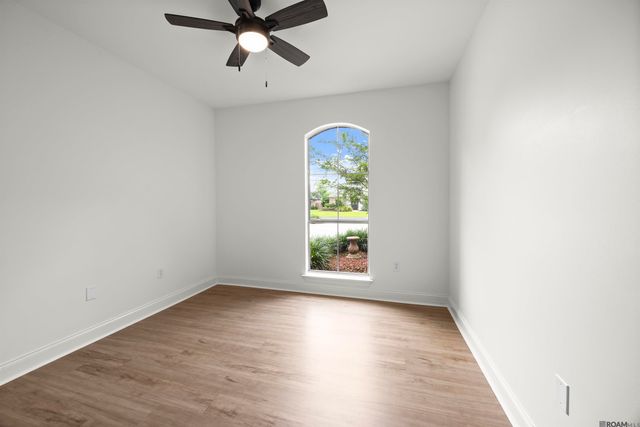 41133 Clearwater Ave, Gonzales, LA 70737