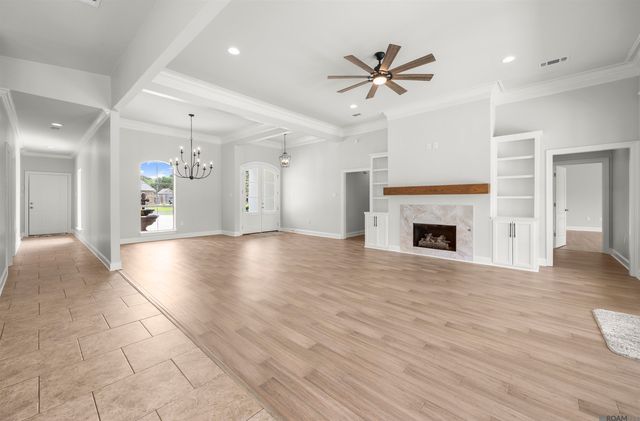 41133 Clearwater Ave, Gonzales, LA 70737