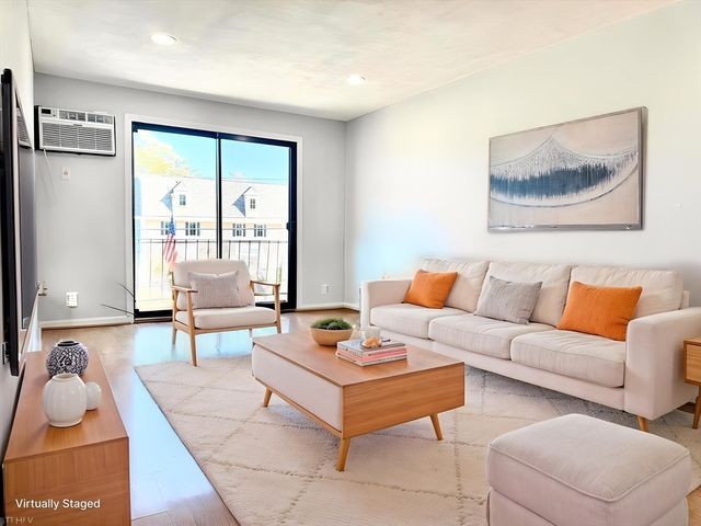 36 Main St 26, North Reading, MA 01864