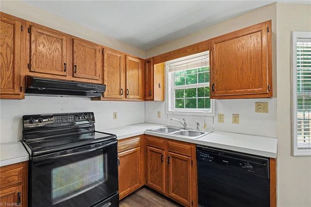 388 Meadow Lark Lane, Thomasville, NC 27360
