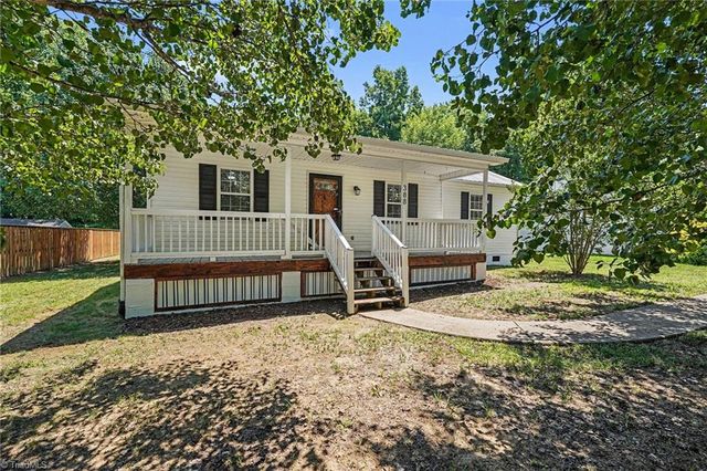 388 Meadow Lark Lane, Thomasville, NC 27360