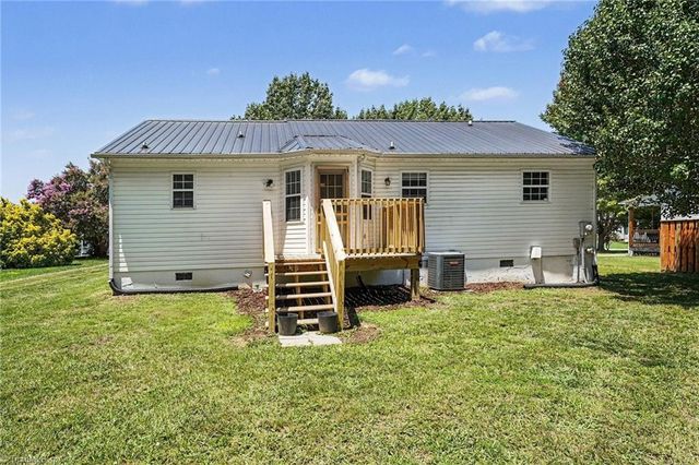 388 Meadow Lark Lane, Thomasville, NC 27360