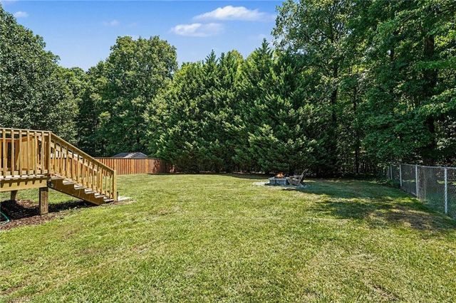 388 Meadow Lark Lane, Thomasville, NC 27360