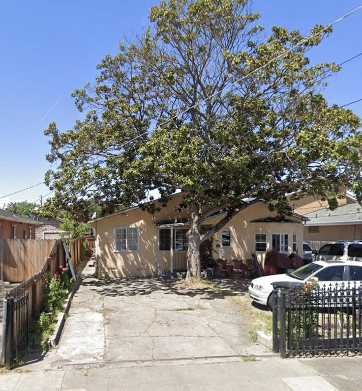 2351 Ralmar Avenue, East Palo Alto, CA 94303