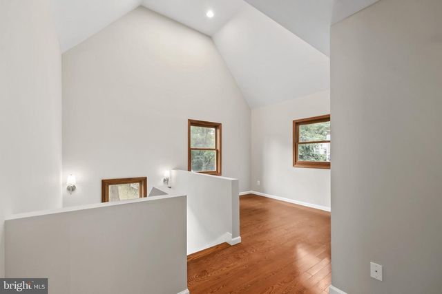 7609 BURNSIDE CT, Falls Church, VA 22043