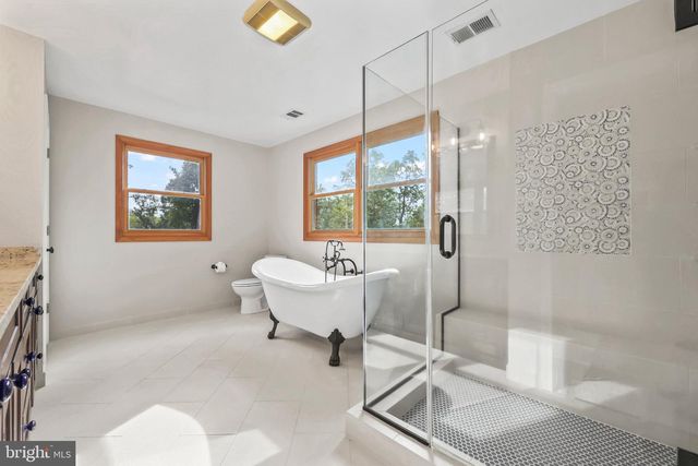 7609 BURNSIDE CT, Falls Church, VA 22043