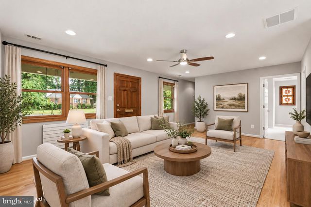 7609 BURNSIDE CT, Falls Church, VA 22043