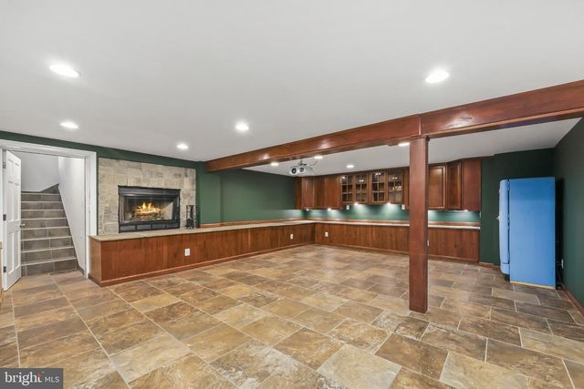 7609 BURNSIDE CT, Falls Church, VA 22043