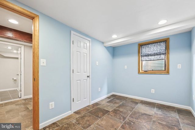 7609 BURNSIDE CT, Falls Church, VA 22043