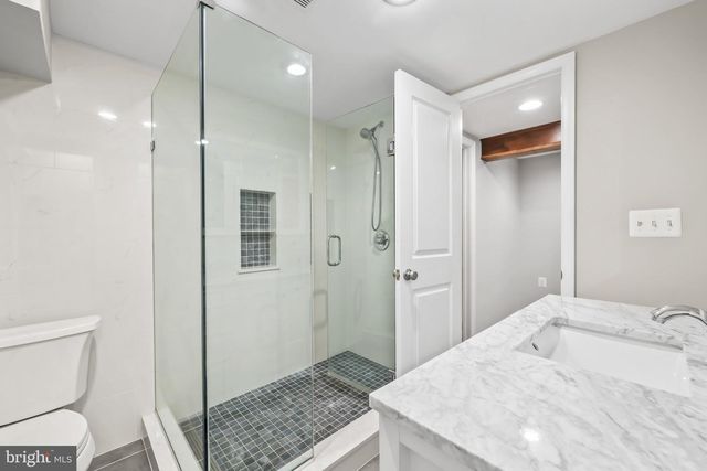 7609 BURNSIDE CT, Falls Church, VA 22043