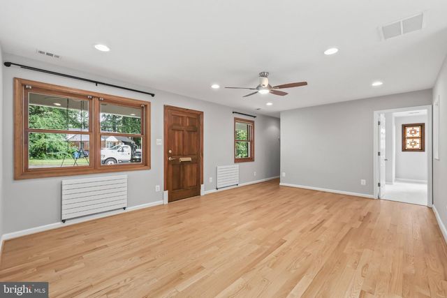 7609 BURNSIDE CT, Falls Church, VA 22043
