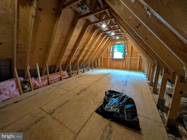 7609 BURNSIDE CT, Falls Church, VA 22043