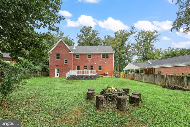 7609 BURNSIDE CT, Falls Church, VA 22043