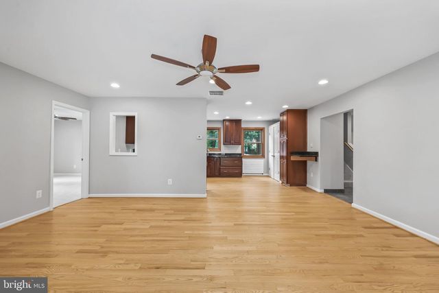7609 BURNSIDE CT, Falls Church, VA 22043