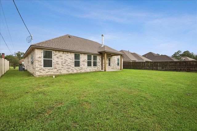 2520 Golden Oak Drive, Orange, TX 77632