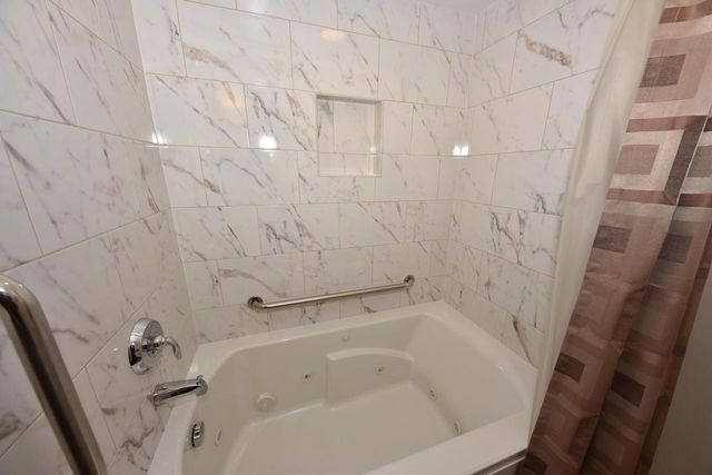 761 Crestwood DRIVE, Waukesha, WI 53188