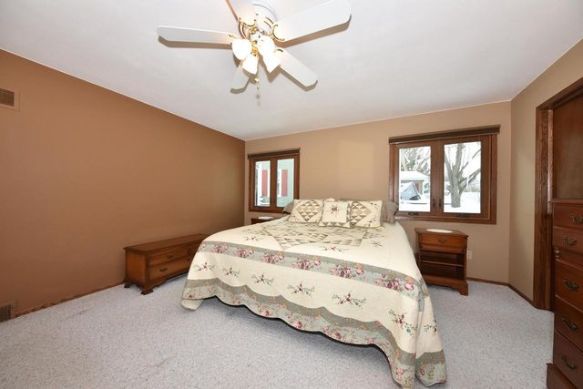 761 Crestwood DRIVE, Waukesha, WI 53188