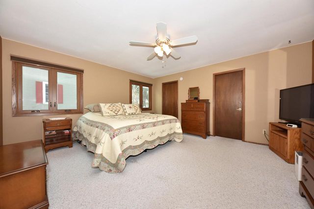 761 Crestwood DRIVE, Waukesha, WI 53188