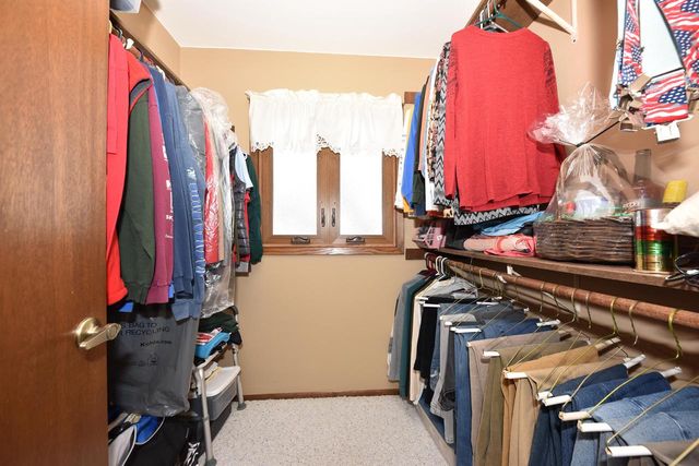 761 Crestwood DRIVE, Waukesha, WI 53188