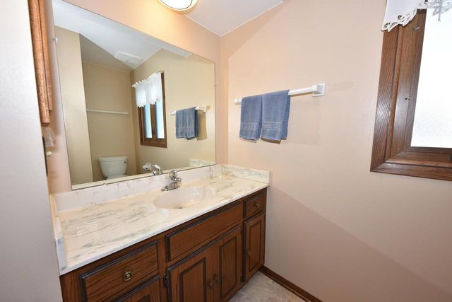 761 Crestwood DRIVE, Waukesha, WI 53188