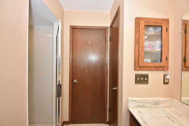 761 Crestwood DRIVE, Waukesha, WI 53188