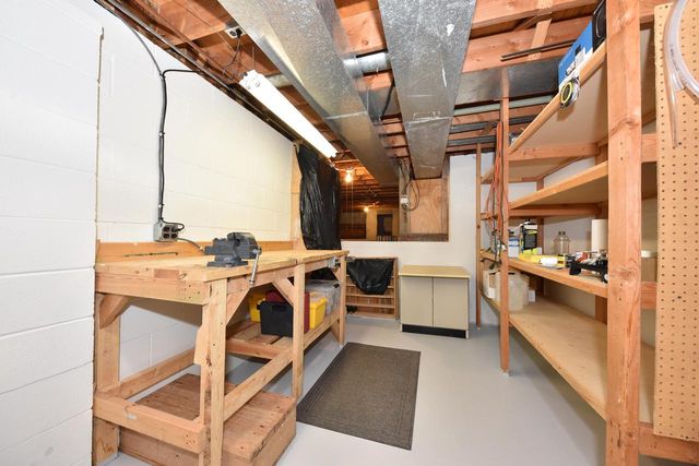 761 Crestwood DRIVE, Waukesha, WI 53188