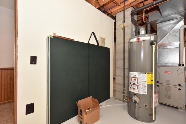 761 Crestwood DRIVE, Waukesha, WI 53188