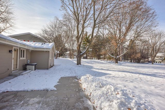 761 Crestwood DRIVE, Waukesha, WI 53188