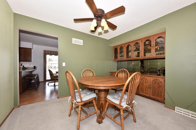 761 Crestwood DRIVE, Waukesha, WI 53188