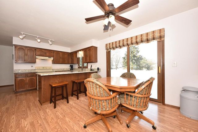 761 Crestwood DRIVE, Waukesha, WI 53188