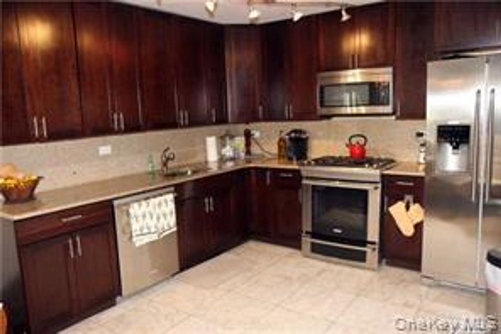 18-05 215 Street 11 K, Bayside, NY 11360 — exterior