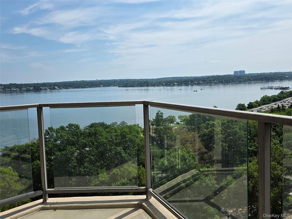 18-05 215 Street 11 K, Bayside, NY 11360 — photo 2