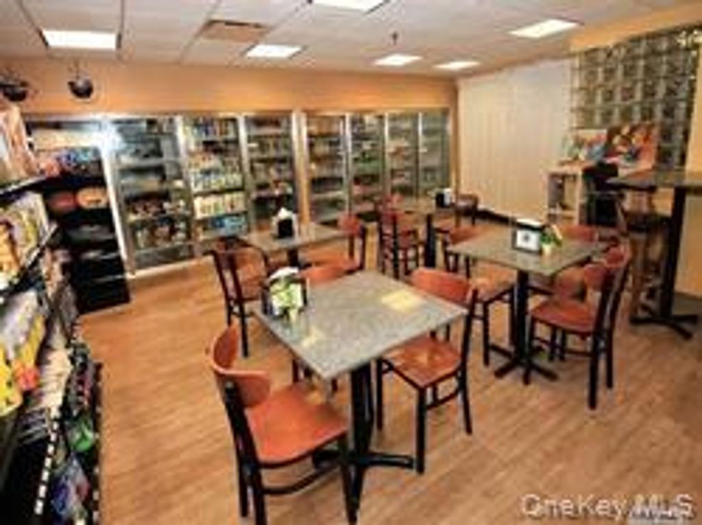 18-05 215 Street 11 K, Bayside, NY 11360 — photo 4