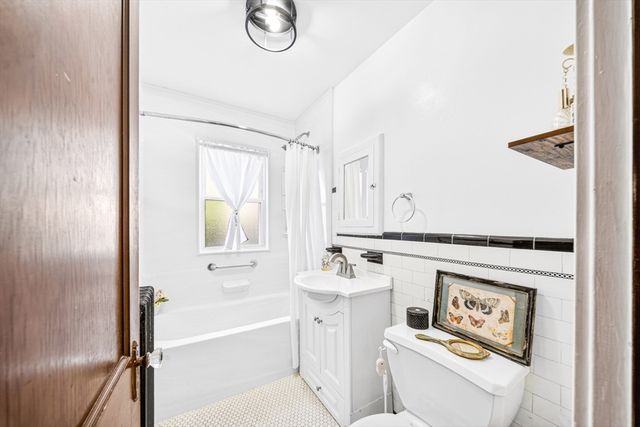 48 Edgecliff 1, Watertown, MA 02472