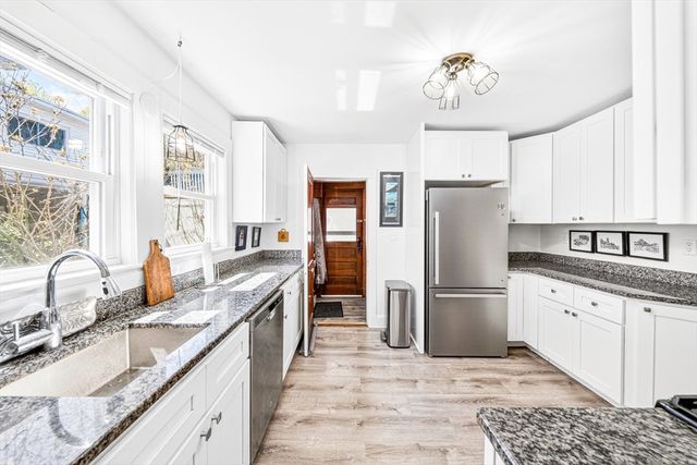 48 Edgecliff 1, Watertown, MA 02472