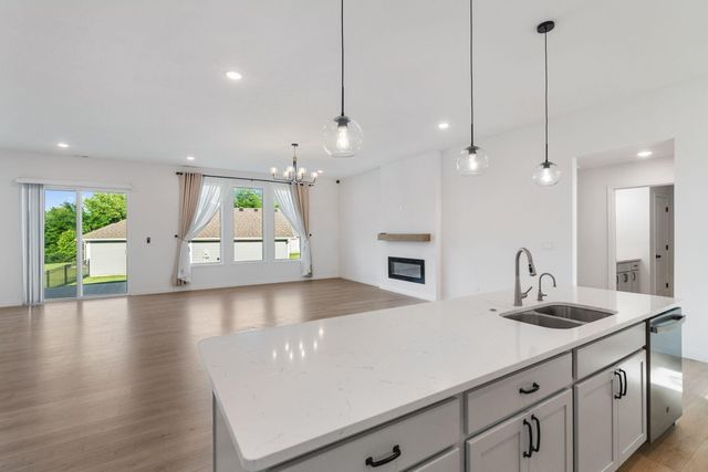 820 ANGELS REST WAY, Columbia, MO 65203