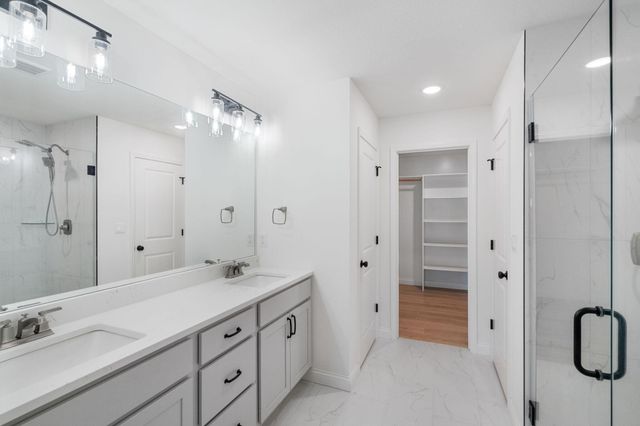 820 ANGELS REST WAY, Columbia, MO 65203