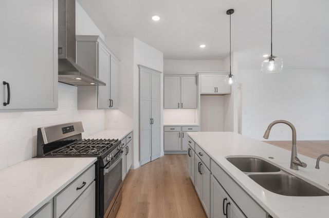 820 ANGELS REST WAY, Columbia, MO 65203