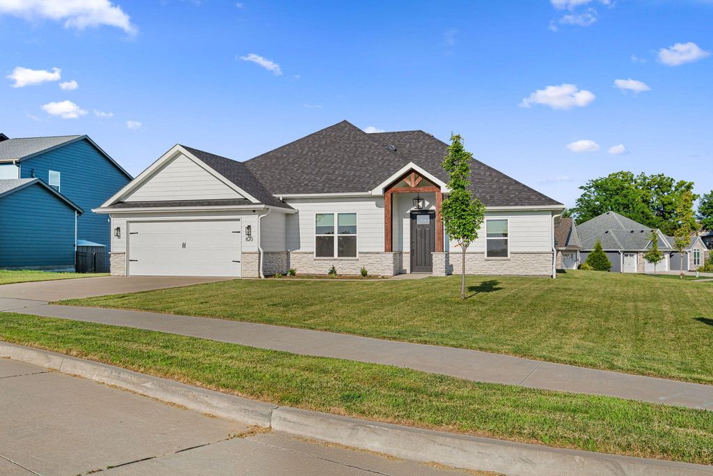 820 ANGELS REST WAY, Columbia, MO 65203