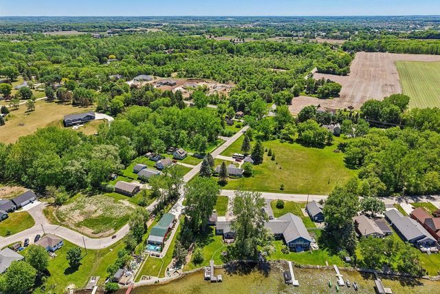 7223 S Wallace Lake DRIVE, West Bend, WI 53090