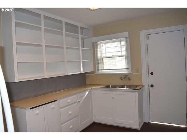 710 VAN BUREN St, Eugene, OR 97402