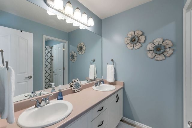 294 N SPRINGRIDGE DR, North Salt Lake, UT 84054