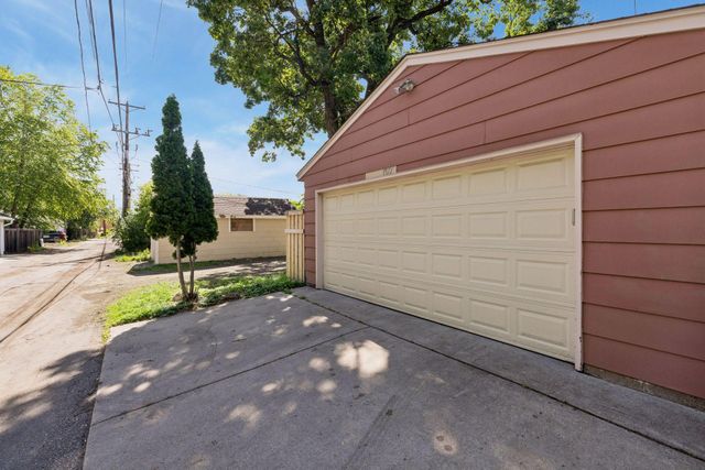 1377 Grand Avenue, Saint Paul, MN 55105