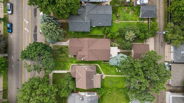 1377 Grand Avenue, Saint Paul, MN 55105