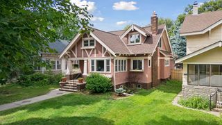 1377 Grand Avenue, Saint Paul, MN 55105