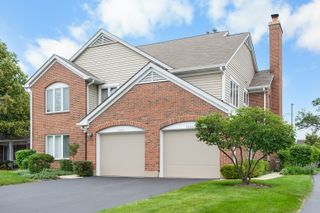 1533 N Courtland Drive, Arlington Heights, IL 60004