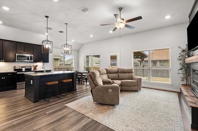 10237 Omni Drive, Waco, TX 76708