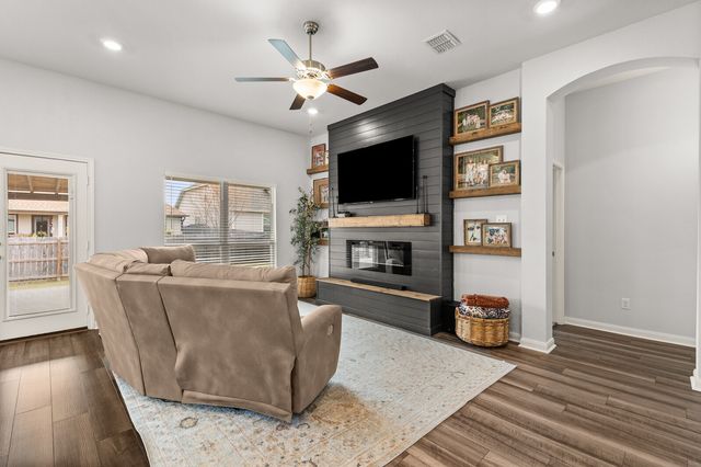 10237 Omni Drive, Waco, TX 76708